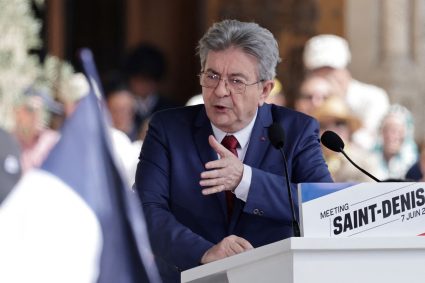 Jean-Luc Mélenchon consacre son meeting à la cause palestinienne à Saint-Denis