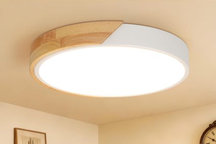 Kimjo 30cm Luminaire Plafonnier LED Lampe Plafond, 24W Moderne Plafonnier Salon en Bois Blanc, 3000K, 2400LM Lampe de Plafond Ronde pour Bureaux, Salons, Chambres, Cuisines, Couloirs