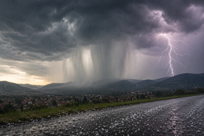 Forts orages dans l'Est et le Sud-Est : vigilance face aux pluies intenses, à la grêle et aux rafales