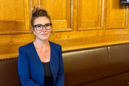Irène Kälin : La diaspora suisse réclame une meilleure représentation au Parlement