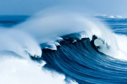 [MAJ] Vague de submersion : Rapa en vigilance orange, extension vers Tuamotu et Gambier.