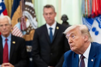 Iran : les députés américains approuvent une loi pour mettre fin à la guerre au Moyen-Orient.